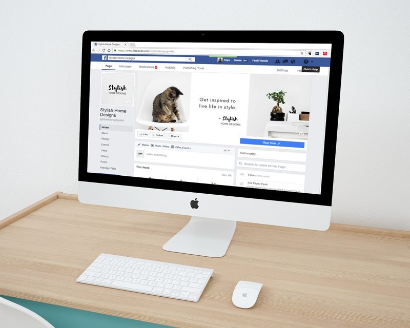 Illustration: A computer on a wooden desk with keyboard and mouse